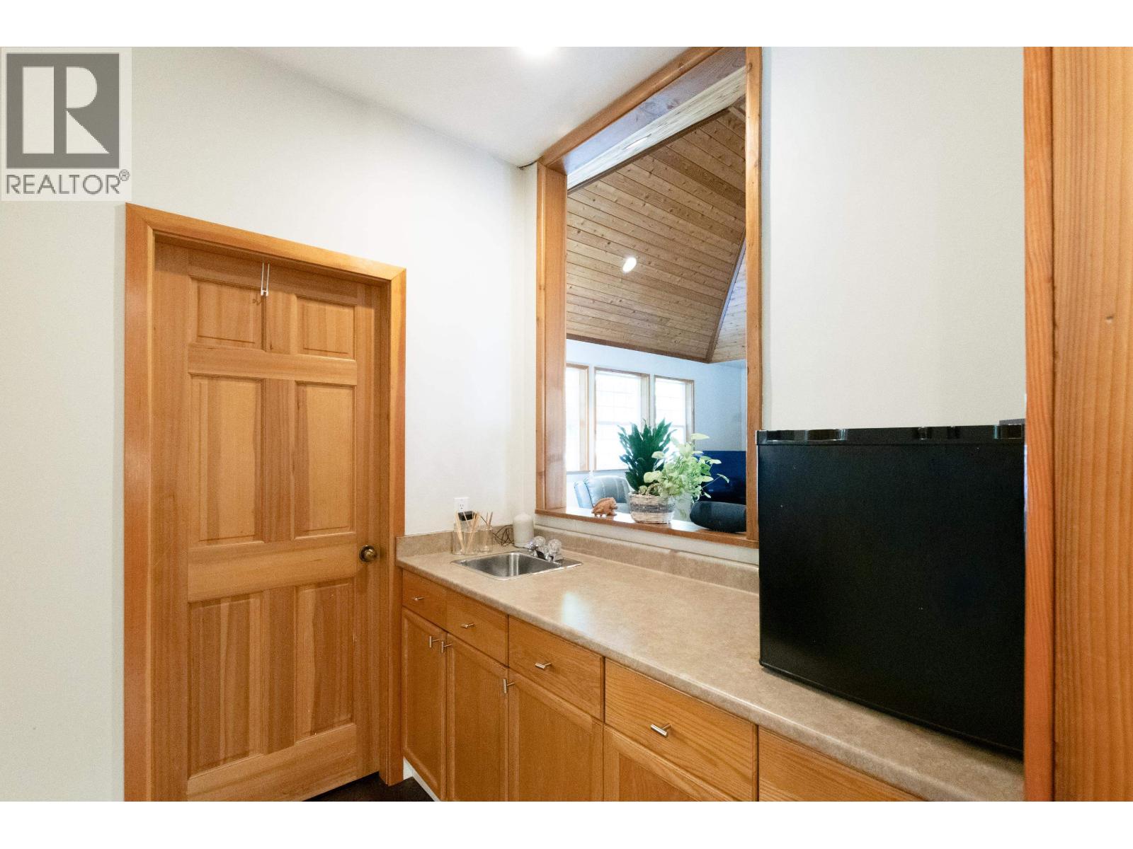 6979 Sechelt Inlet Road, Sechelt, British Columbia  V7Z 0P1 - Photo 9 - R3151652