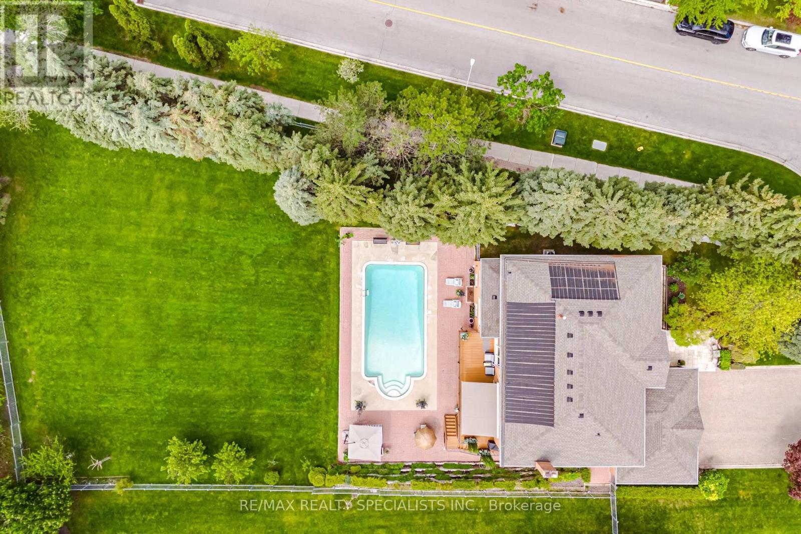 5 Rossmull Crescent, Vaughan, Ontario  L4L 7C8 - Photo 2 - N13626684