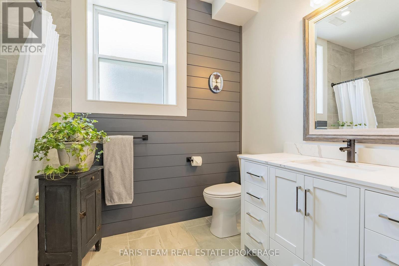 116 Mamie Avenue, Wasaga Beach, Ontario  L9Z 2P6 - Photo 34 - S13626638