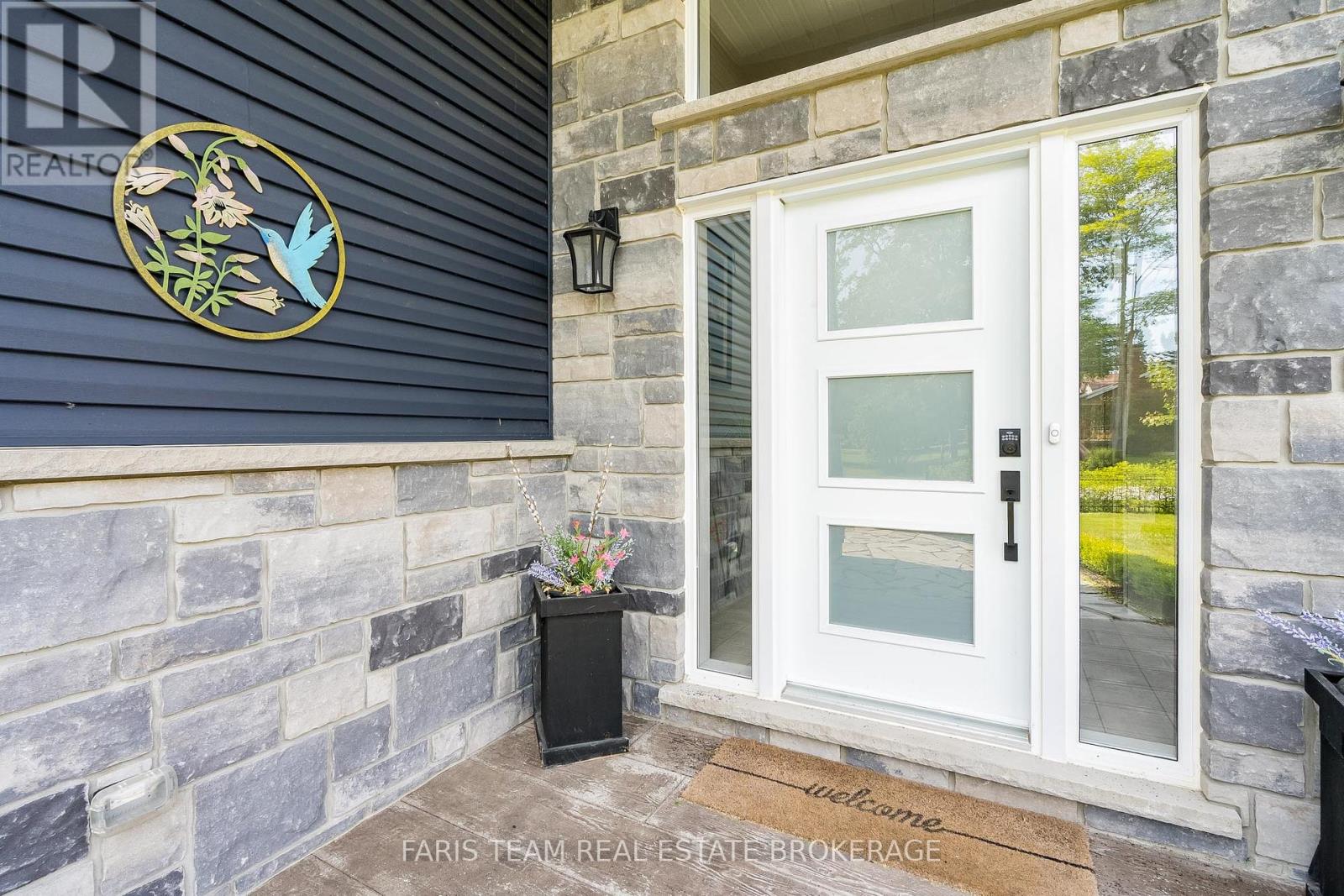 116 Mamie Avenue, Wasaga Beach, Ontario  L9Z 2P6 - Photo 5 - S13626638