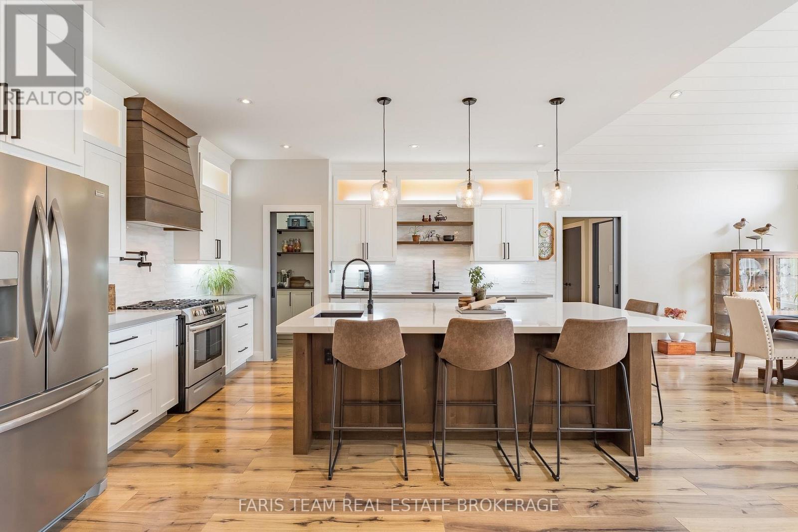 116 Mamie Avenue, Wasaga Beach, Ontario  L9Z 2P6 - Photo 6 - S13626638