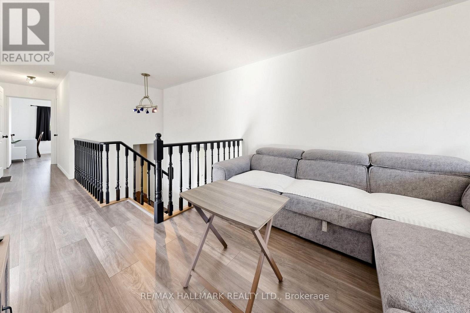 90 Barre Drive, Barrie, Ontario  L4N 7P1 - Photo 5 - S13626682