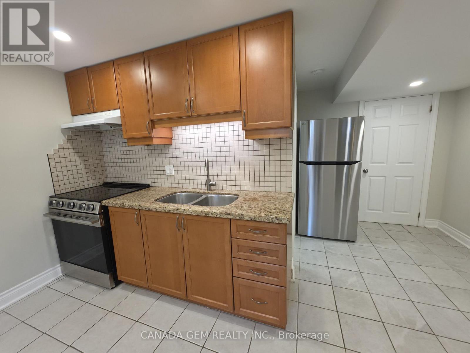 54 Clearmeadow Boulevard, Newmarket, Ontario L3X 2M6 - Photo 19 - N13487732