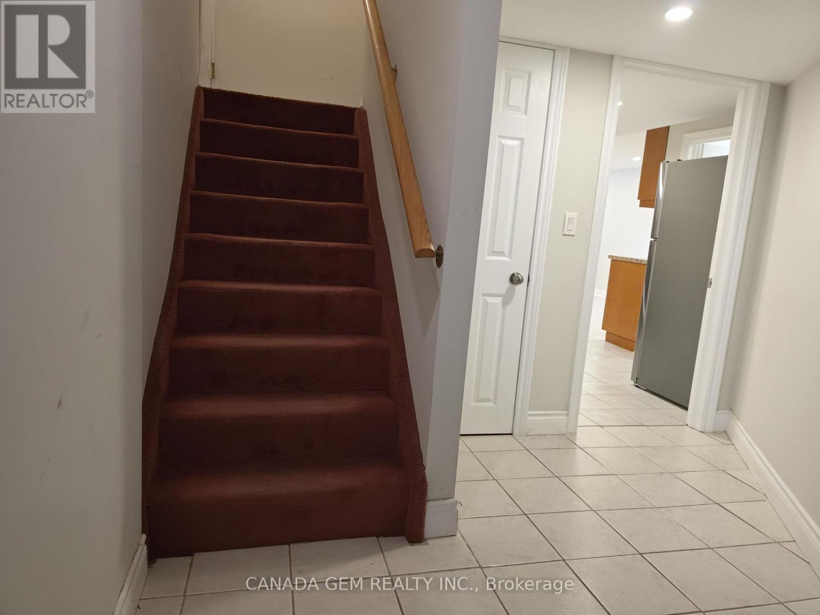 54 Clearmeadow Boulevard, Newmarket, Ontario L3X 2M6 - Photo 6 - N13487732