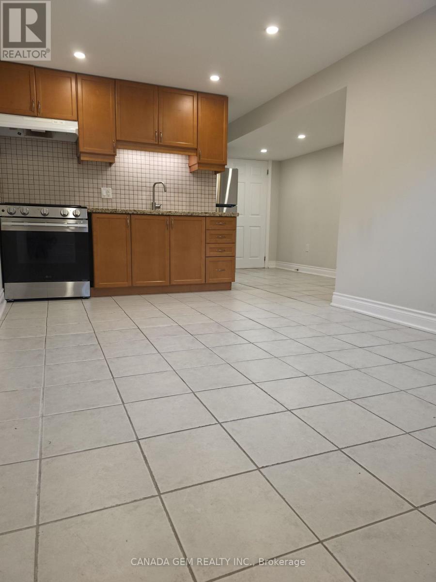 54 Clearmeadow Boulevard, Newmarket, Ontario L3X 2M6 - Photo 12 - N13487732