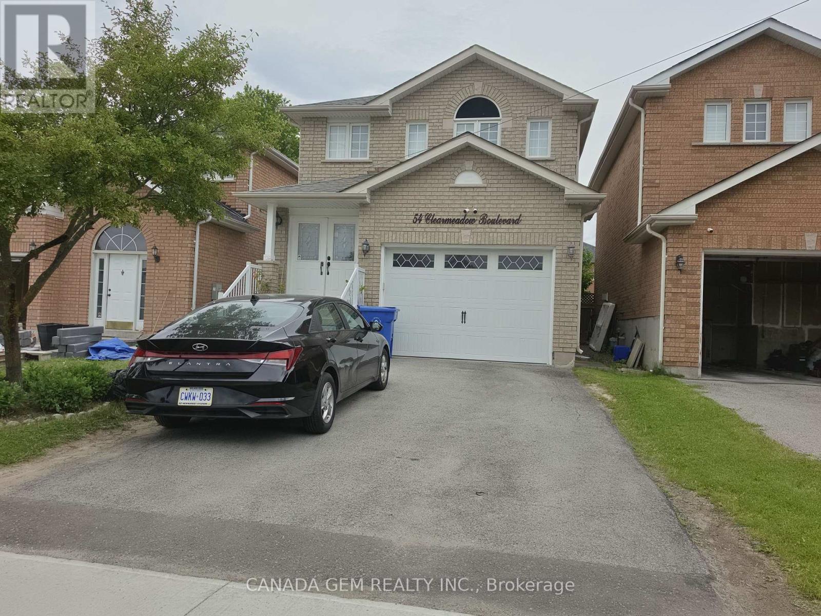 54 Clearmeadow Boulevard, Newmarket, Ontario L3X 2M6 - Photo 2 - N13487732