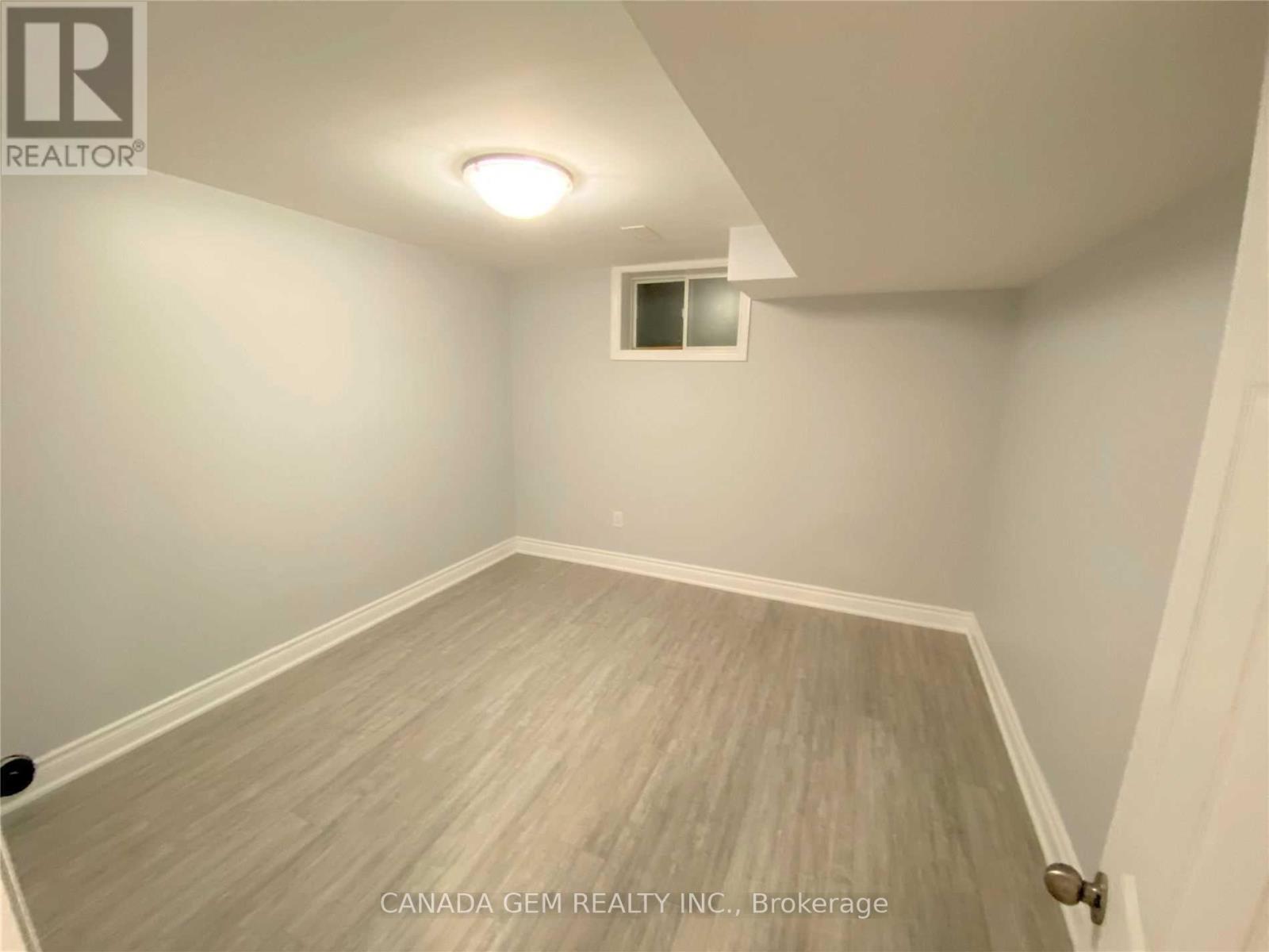 54 Clearmeadow Boulevard, Newmarket, Ontario L3X 2M6 - Photo 9 - N13487732