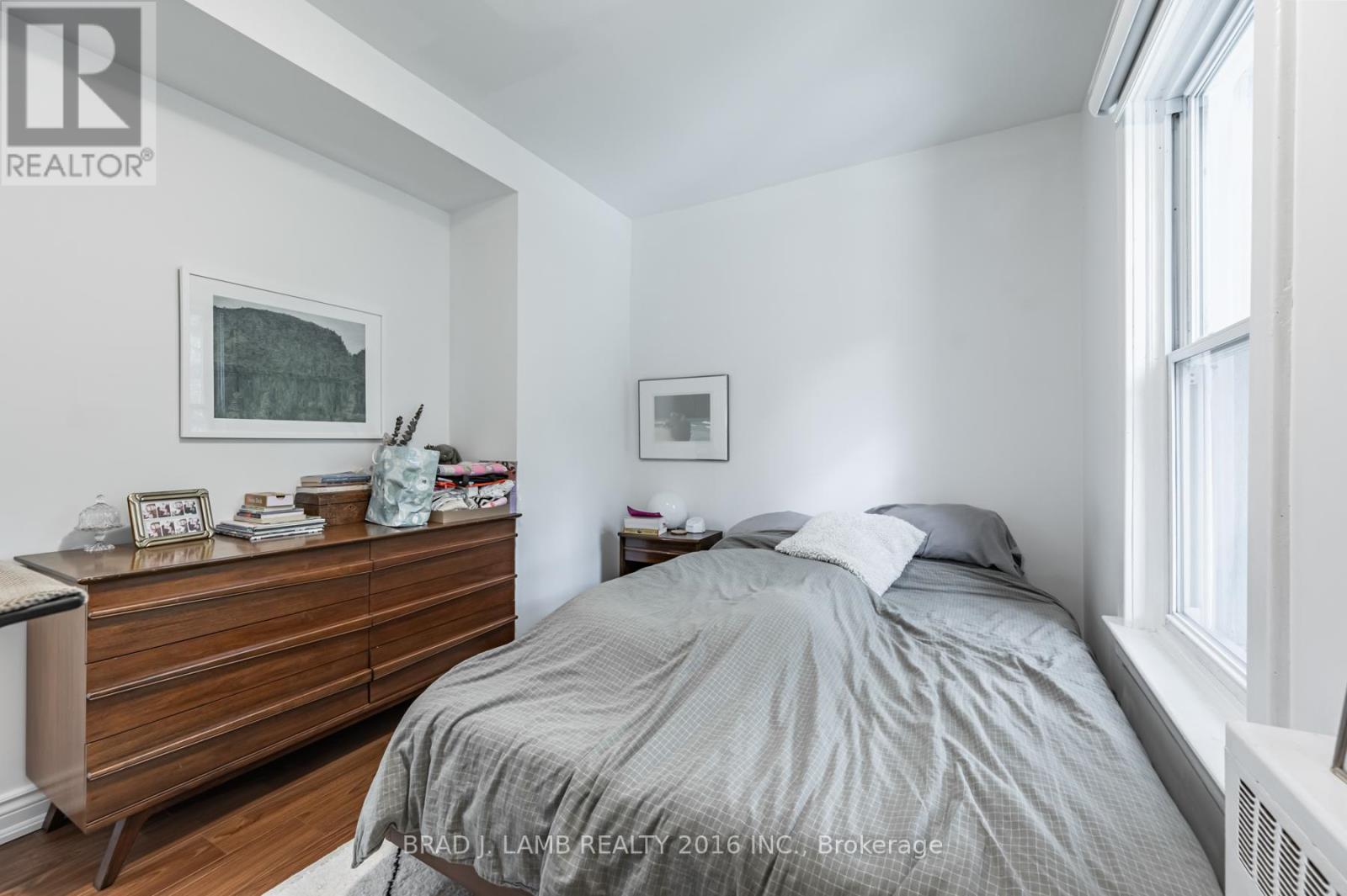 4 - 56 WRIGHT AVENUE