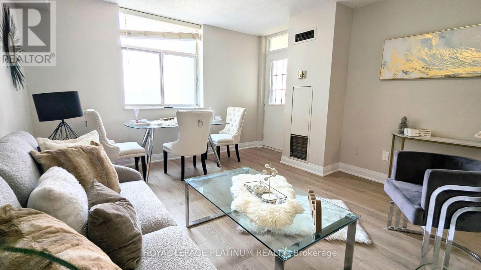 704 - 3559 Eglinton Avenue W, Toronto, Ontario  M6M 5C6 - Photo 2 - W13626646