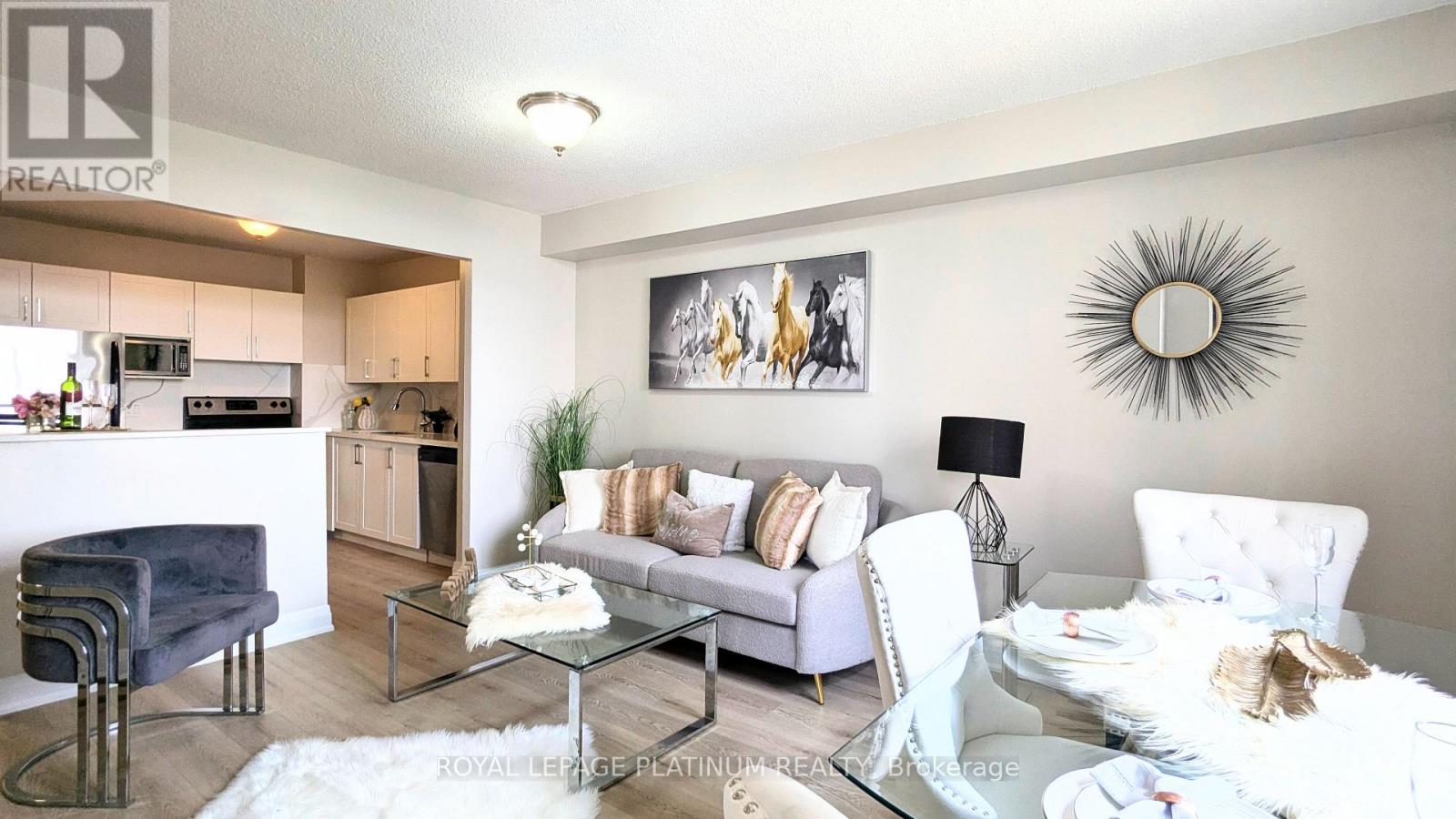 704 - 3559 Eglinton Avenue W, Toronto, Ontario  M6M 5C6 - Photo 4 - W13626646