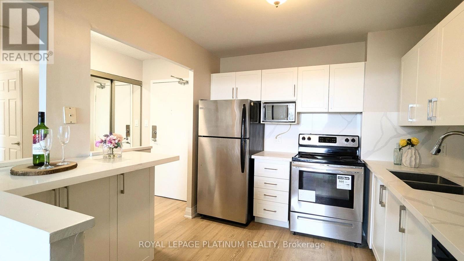 704 - 3559 Eglinton Avenue W, Toronto, Ontario  M6M 5C6 - Photo 5 - W13626646