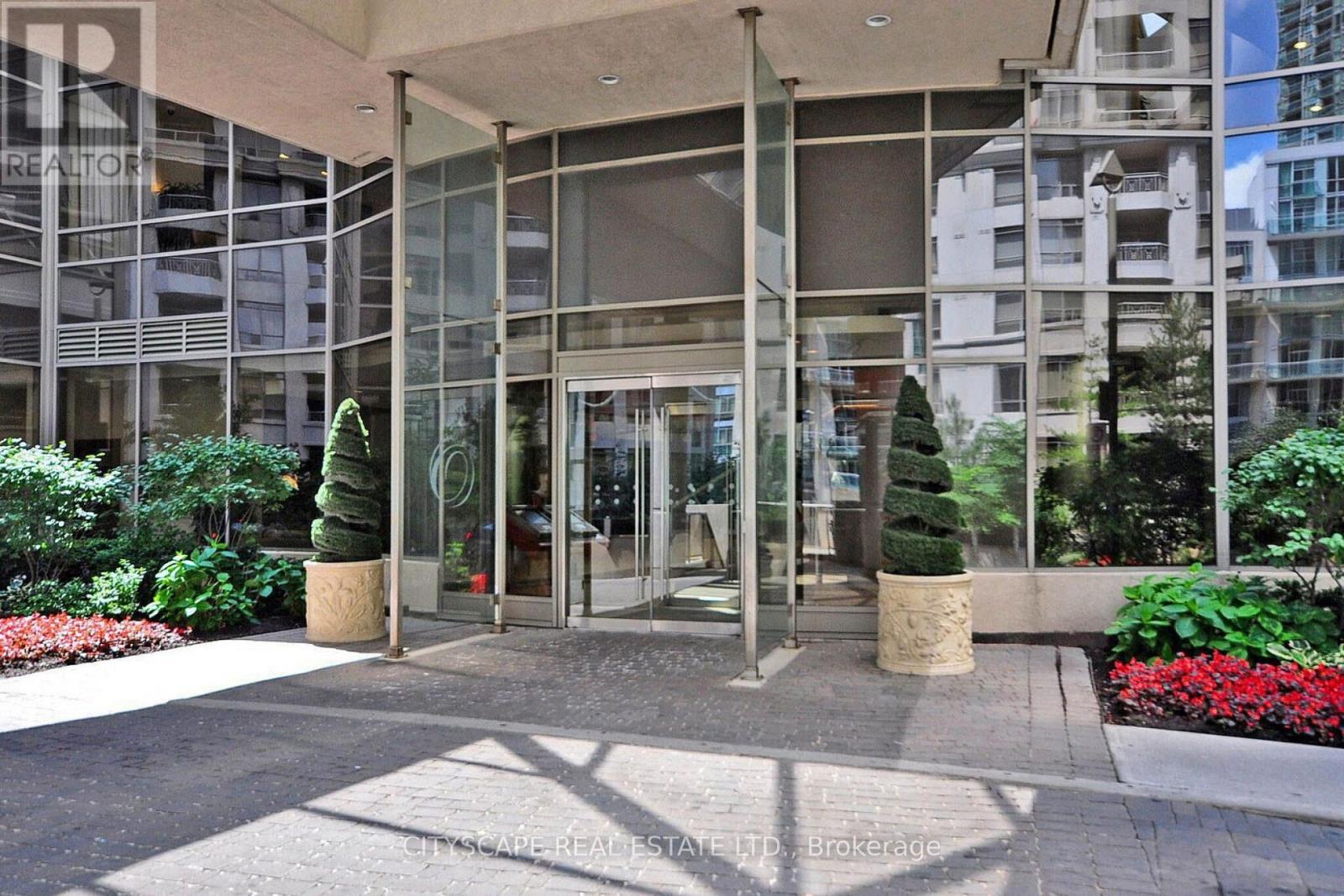2110 - 3880 Duke Of York Boulevard, Mississauga, Ontario  L5B 4M7 - Photo 2 - W13626656