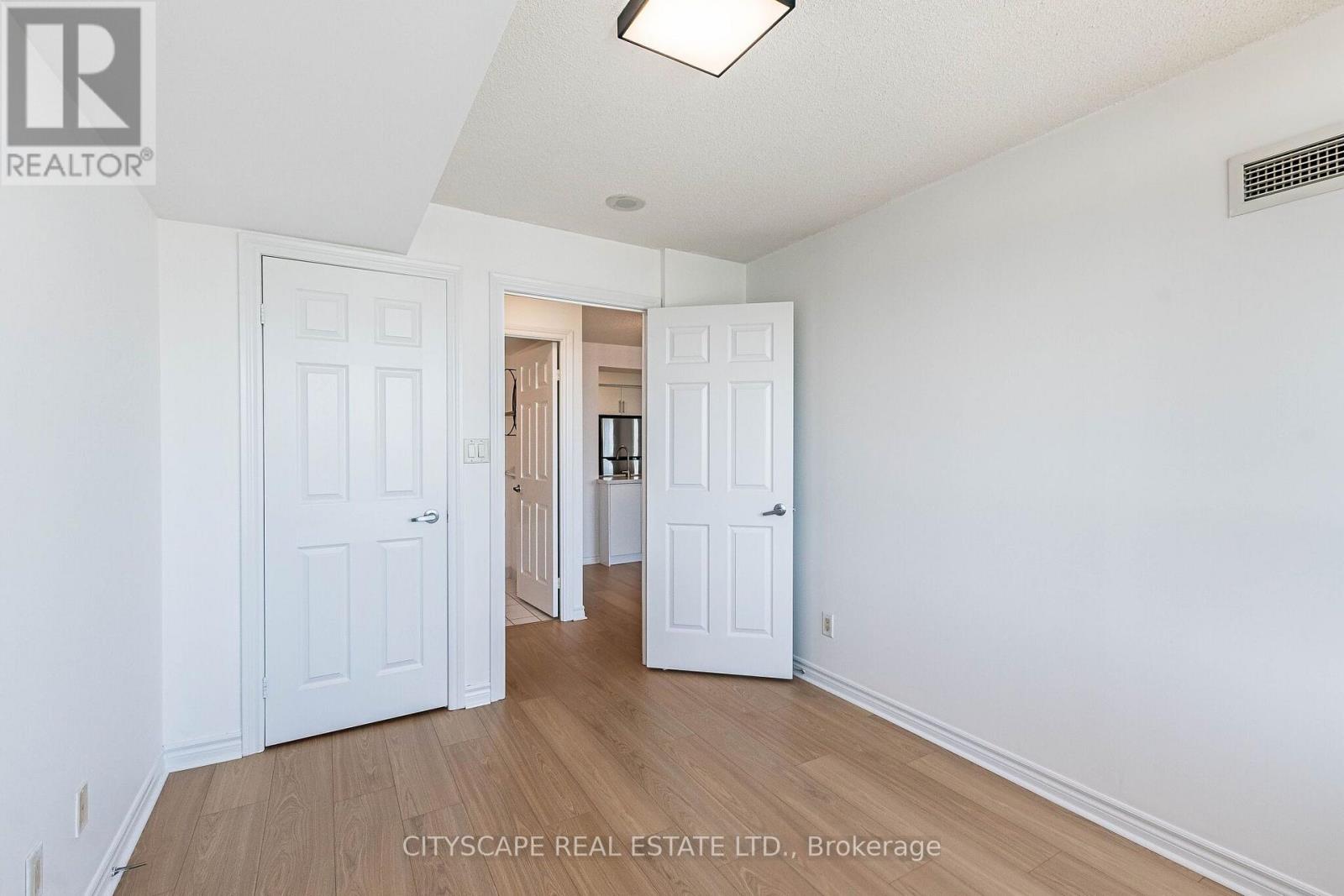 2110 - 3880 Duke Of York Boulevard, Mississauga, Ontario  L5B 4M7 - Photo 38 - W13626656