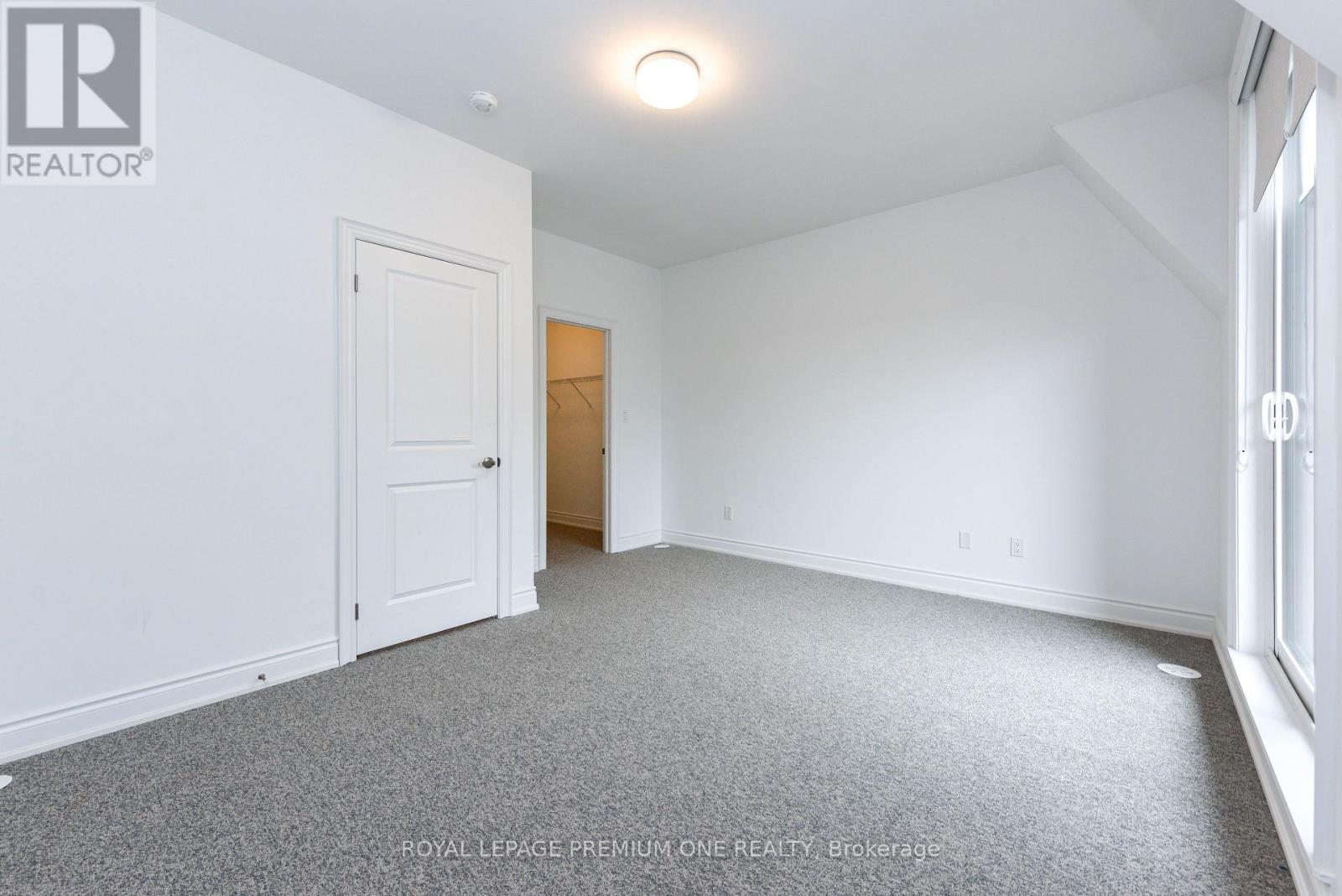 305 - 38 EARLINGTON AVENUE
