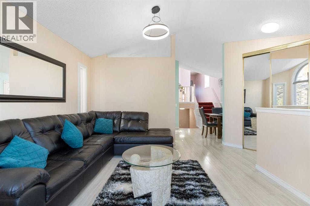 331 Coverdale Court NE, Calgary, Alberta  T3K 4J8 - Photo 8 - A2331928