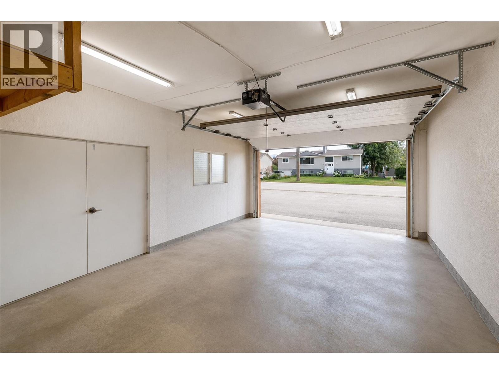 300 Patterson Road, Kelowna, British Columbia V1X 2L2 - Photo 31 - 10393776