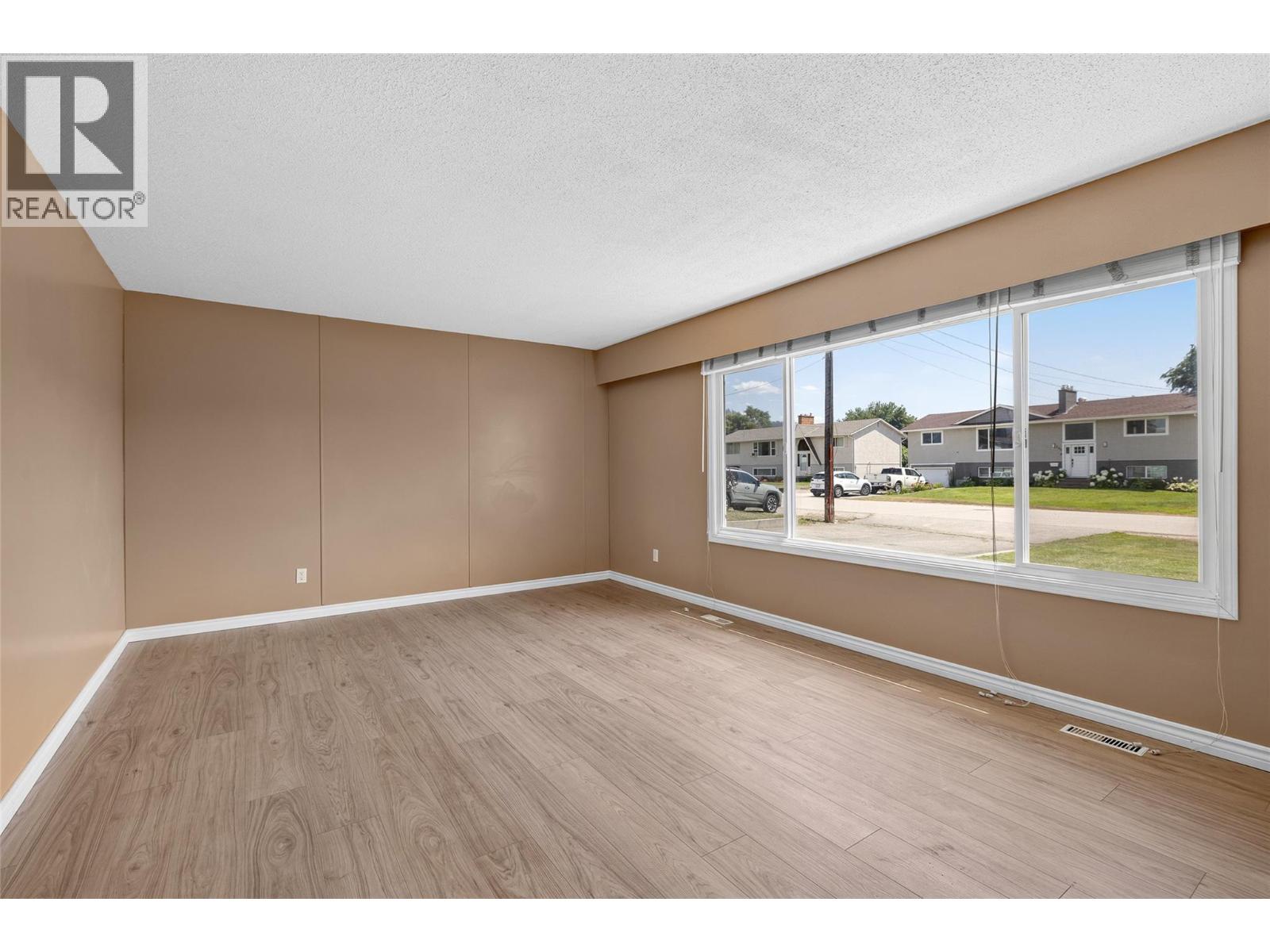 300 Patterson Road, Kelowna, British Columbia V1X 2L2 - Photo 8 - 10393776