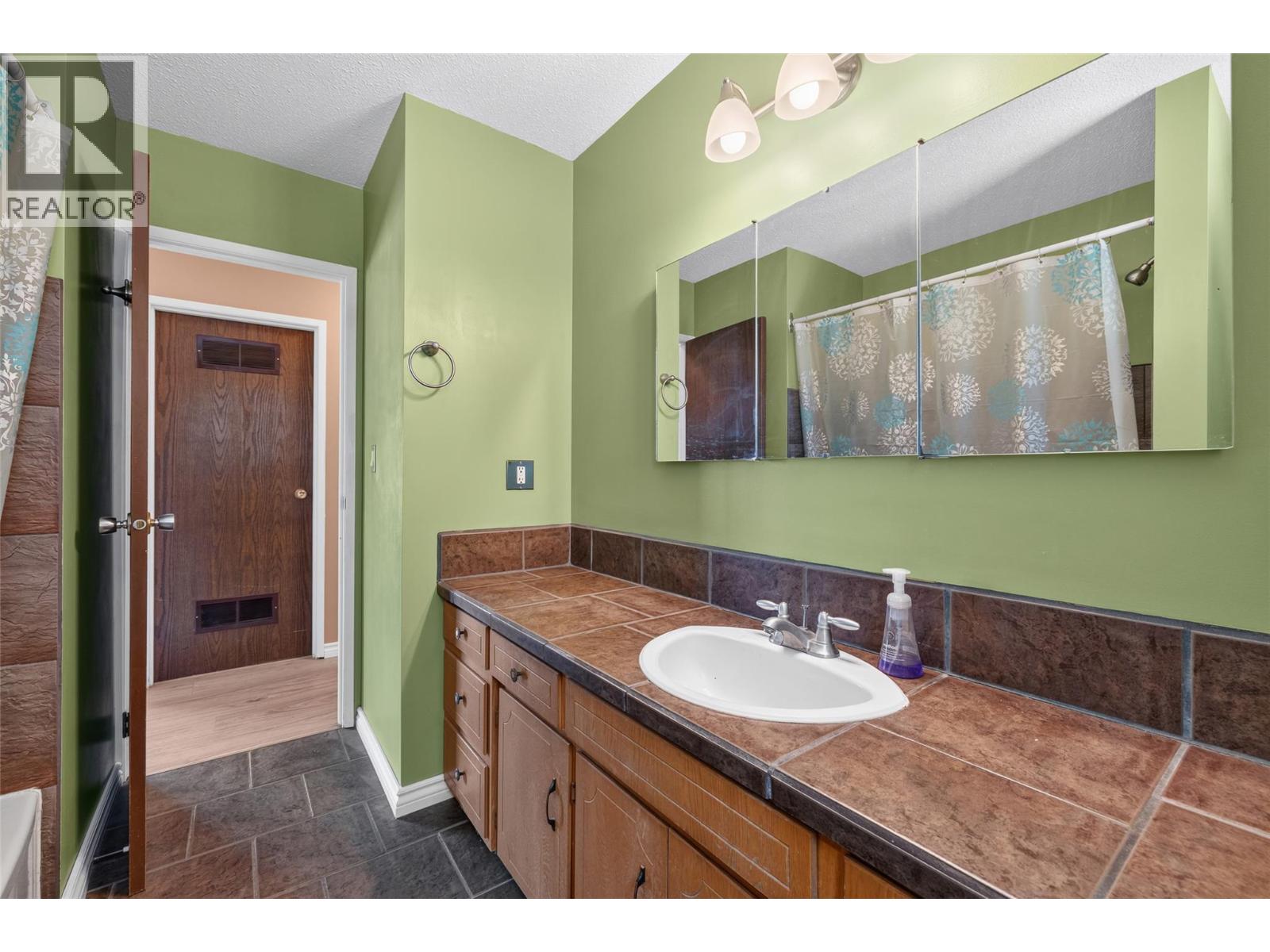 300 Patterson Road, Kelowna, British Columbia V1X 2L2 - Photo 19 - 10393776