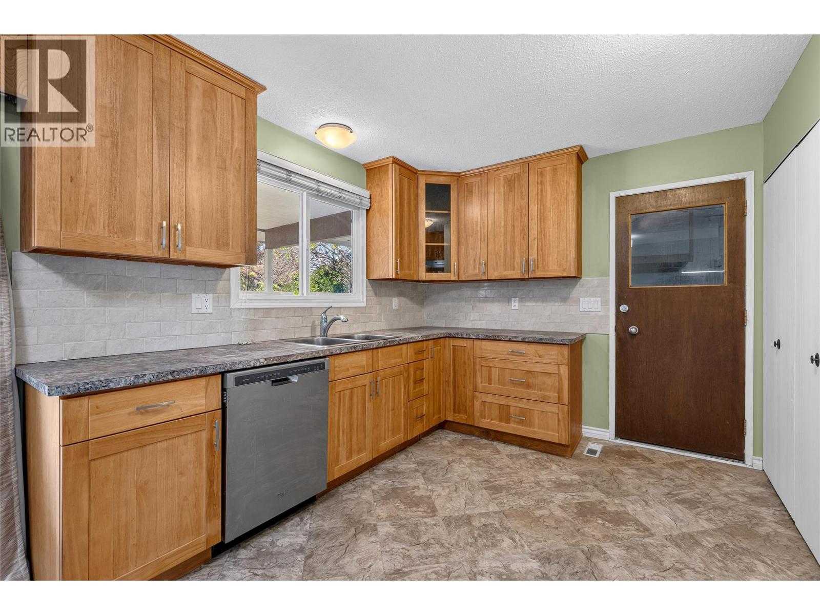 300 Patterson Road, Kelowna, British Columbia V1X 2L2 - Photo 11 - 10393776