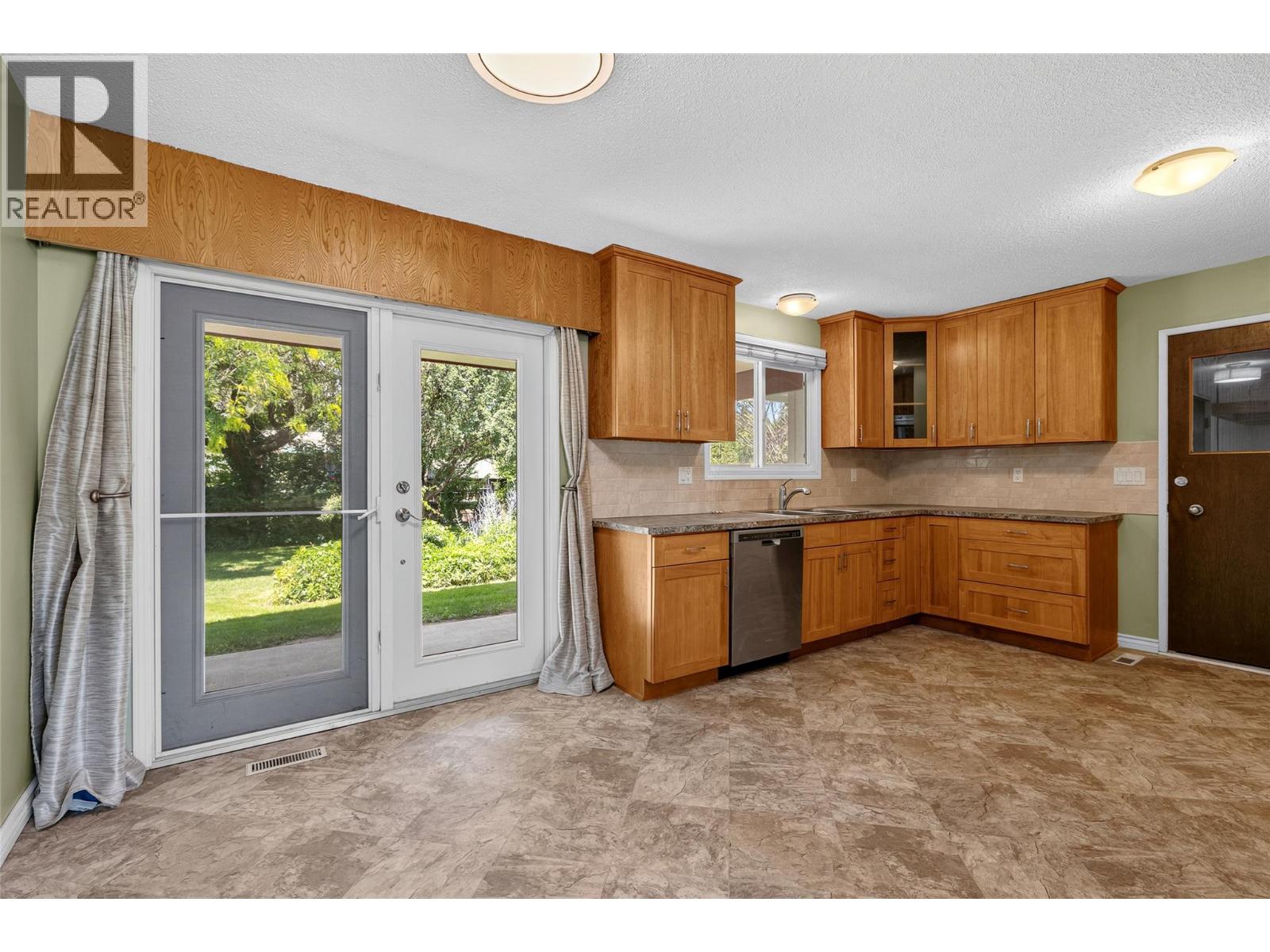 300 Patterson Road, Kelowna, British Columbia V1X 2L2 - Photo 10 - 10393776