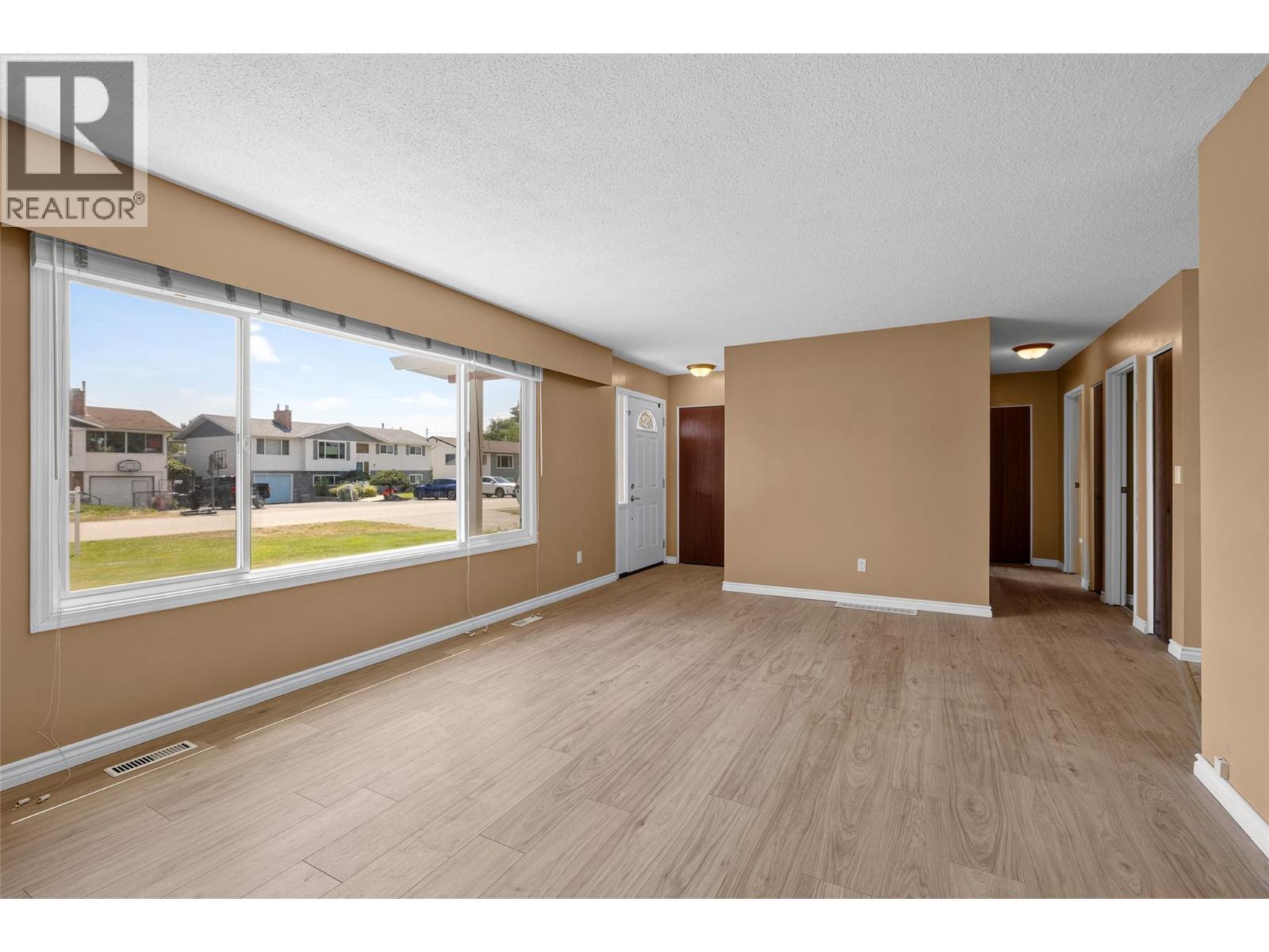 300 Patterson Road, Kelowna, British Columbia V1X 2L2 - Photo 9 - 10393776
