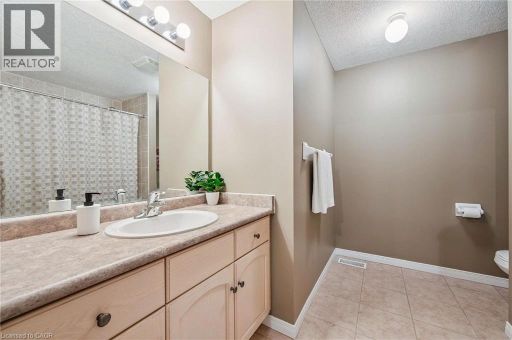 210 Dawn Avenue Unit# 38, Guelph, Ontario  N1G 5L5 - Photo 10 - 40846609