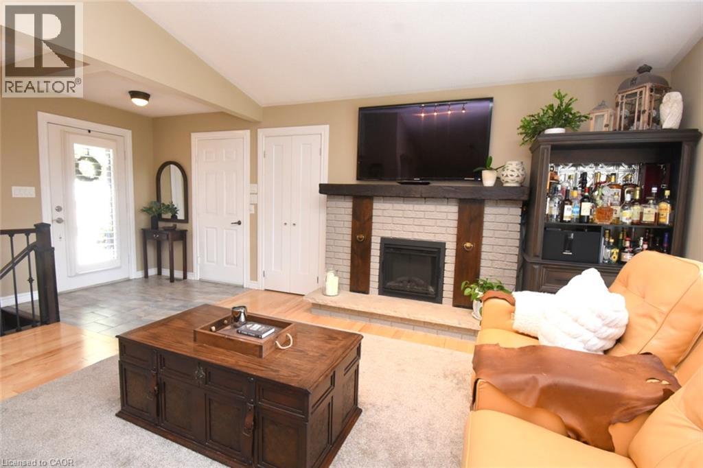 12 Mckeown Court, Caledonia, Ontario  N3W 1G8 - Photo 8 - 40849983
