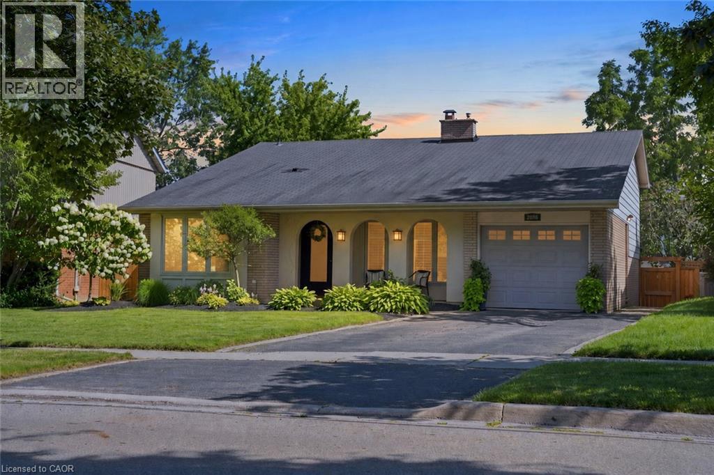 2086 CAVENDISH Drive, Burlington, Ontario