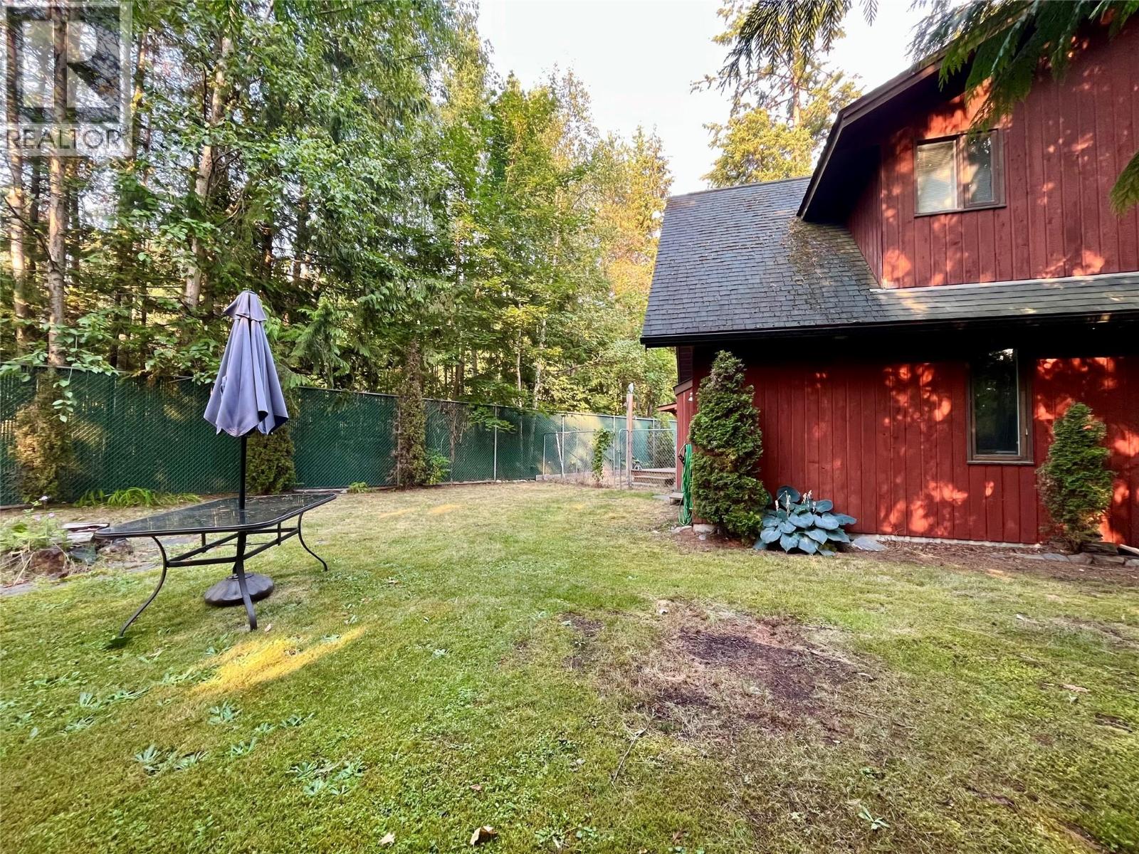 225 6th Street, Nakusp, British Columbia V0G 1R0 - Photo 24 - 10396538