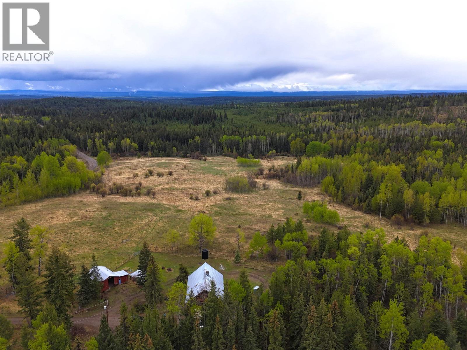 3074 Spout Lake Road, Lac La Hache, British Columbia  V0K 1T0 - Photo 5 - R3078403