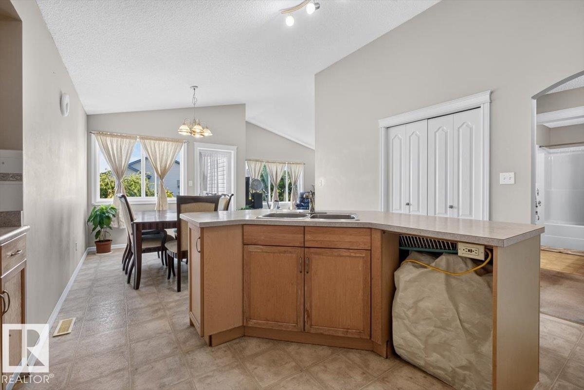 2918 33 St NW, Edmonton, Alberta  T6T 1V6 - Photo 14 - E4501647
