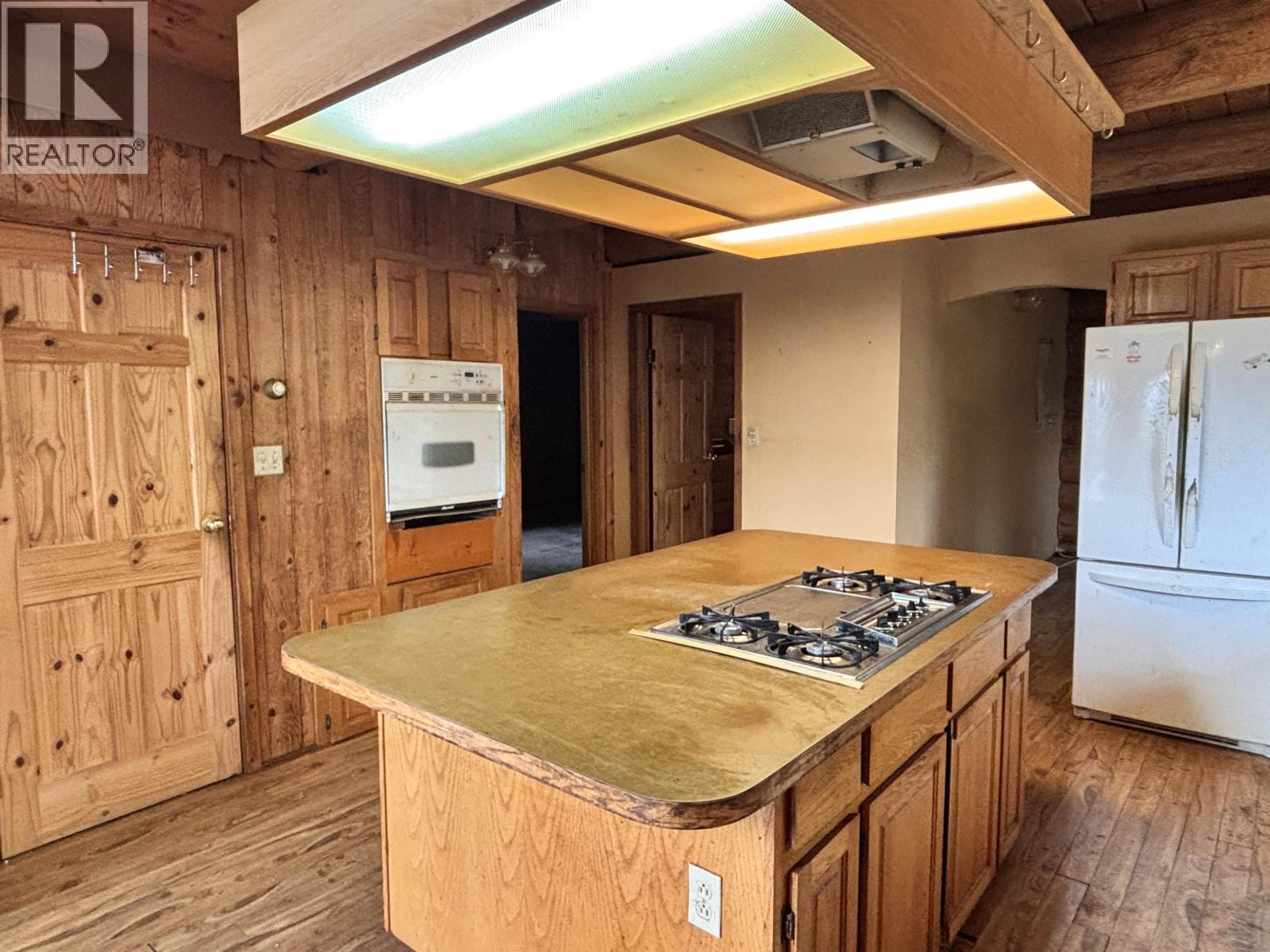 3074 Spout Lake Road, Lac La Hache, British Columbia  V0K 1T0 - Photo 11 - R3078403
