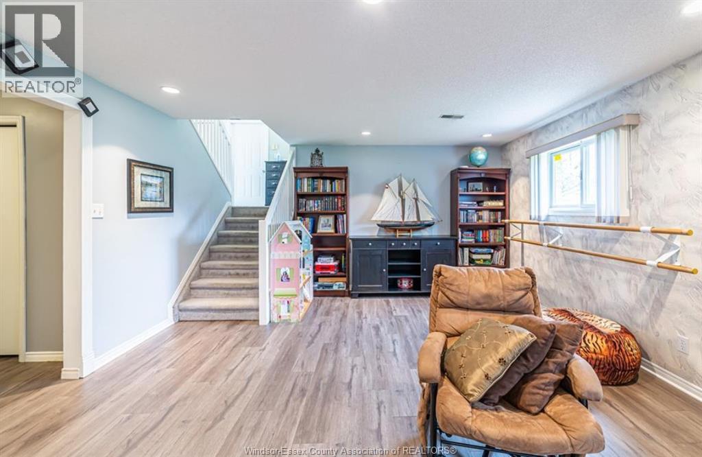 2595 California, Windsor, Ontario  N9E 4L6 - Photo 14 - 26017177