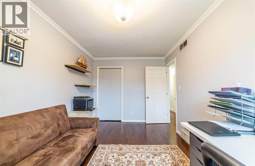 2595 California, Windsor, Ontario  N9E 4L6 - Photo 11 - 26017177