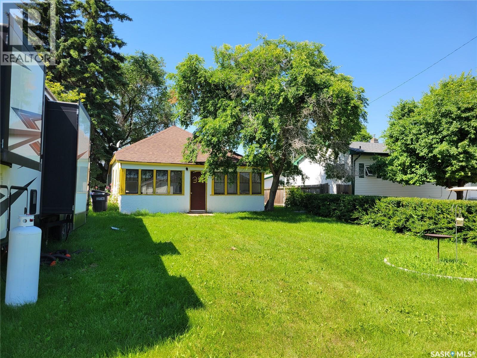 34 Bantry Street, Lanigan, Saskatchewan  S0K 2M0 - Photo 1 - SK043993