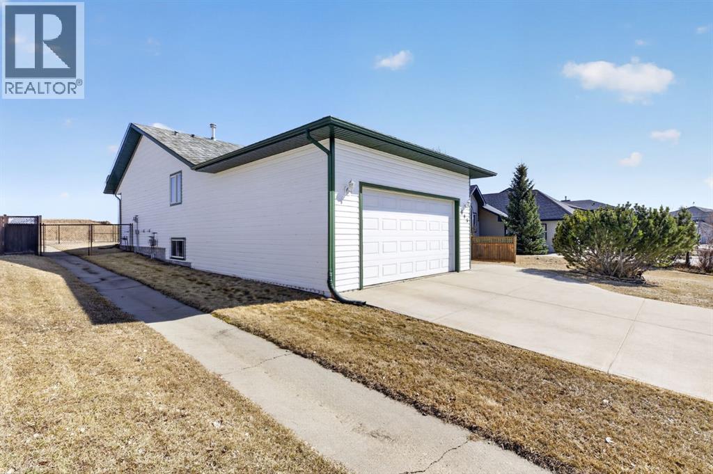 505 1 Street NW, Linden, Alberta  T0M 1J0 - Photo 2 - A2302381