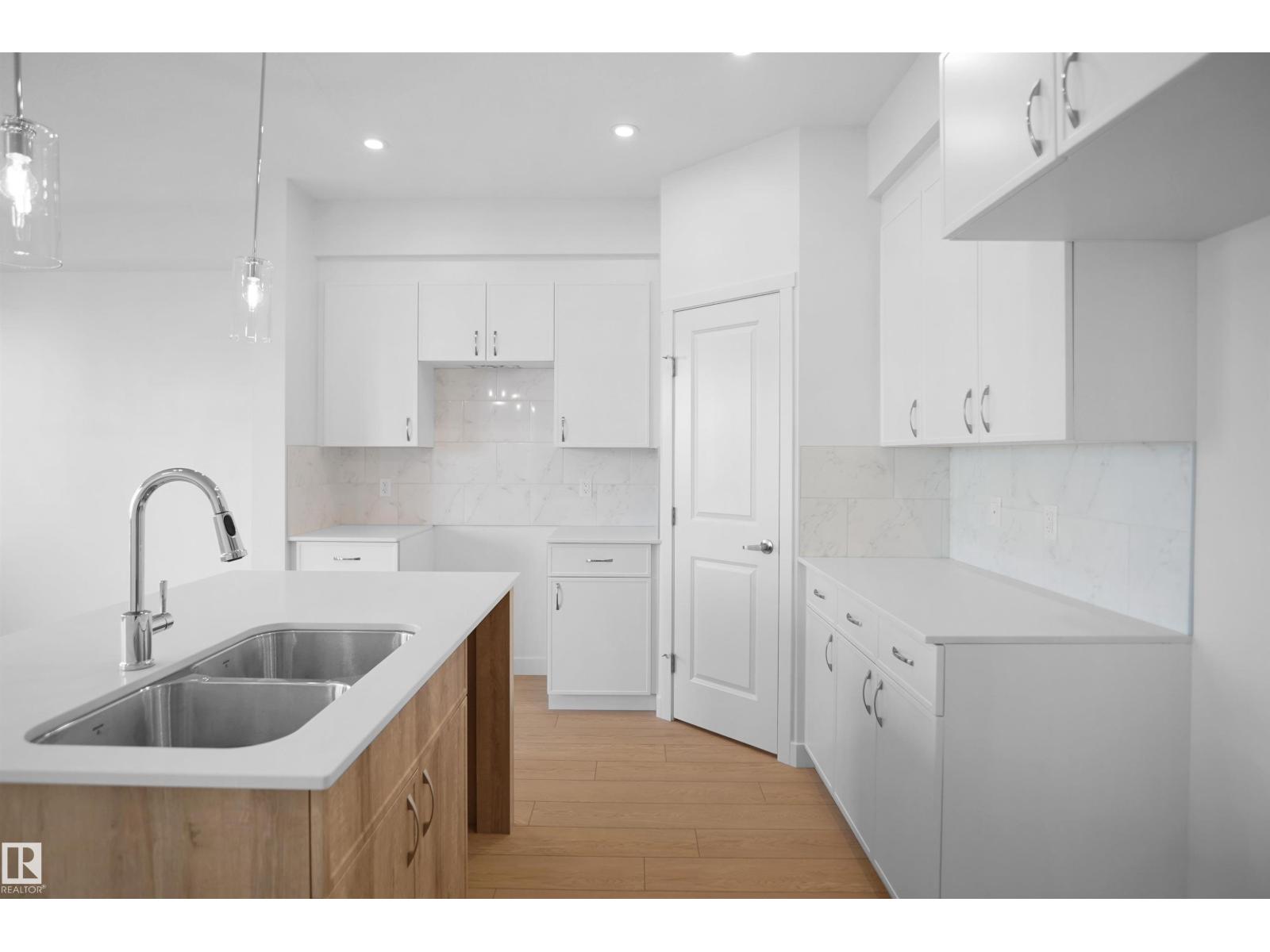 1023 14 Av NW, Edmonton, Alberta  T6T 2N5 - Photo 11 - E4501650