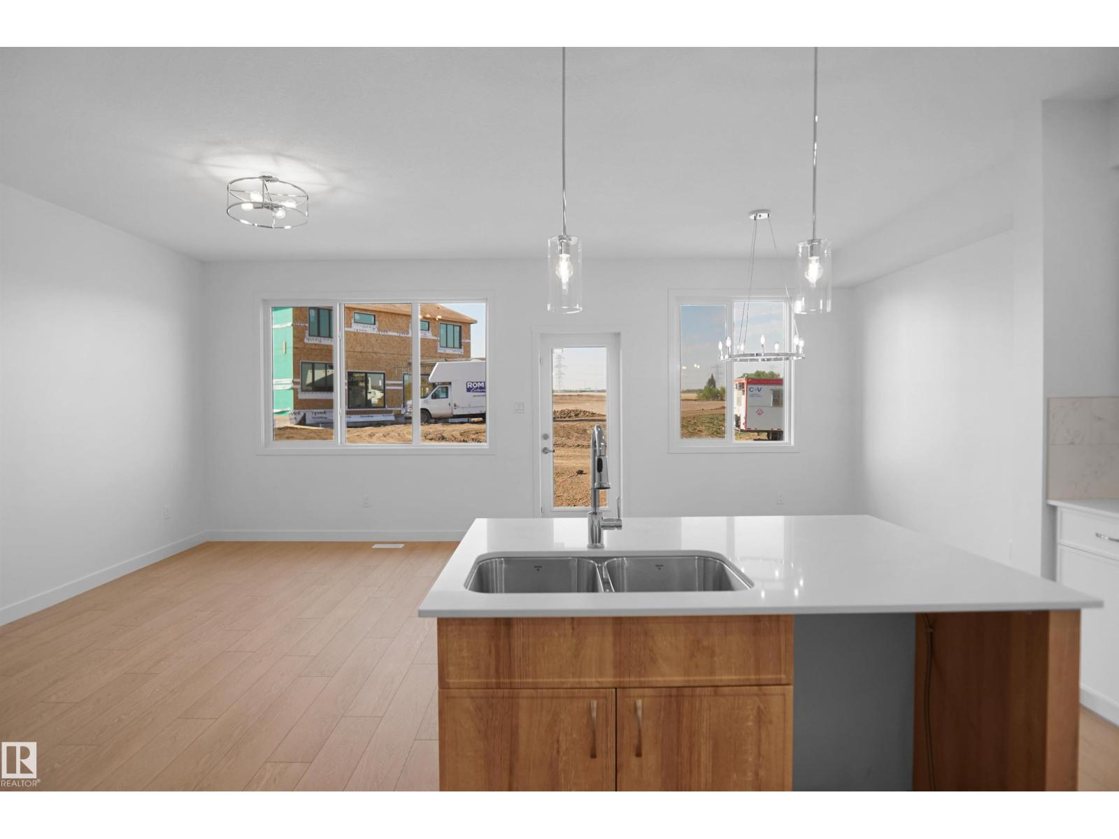 1023 14 Av NW, Edmonton, Alberta  T6T 2N5 - Photo 10 - E4501650