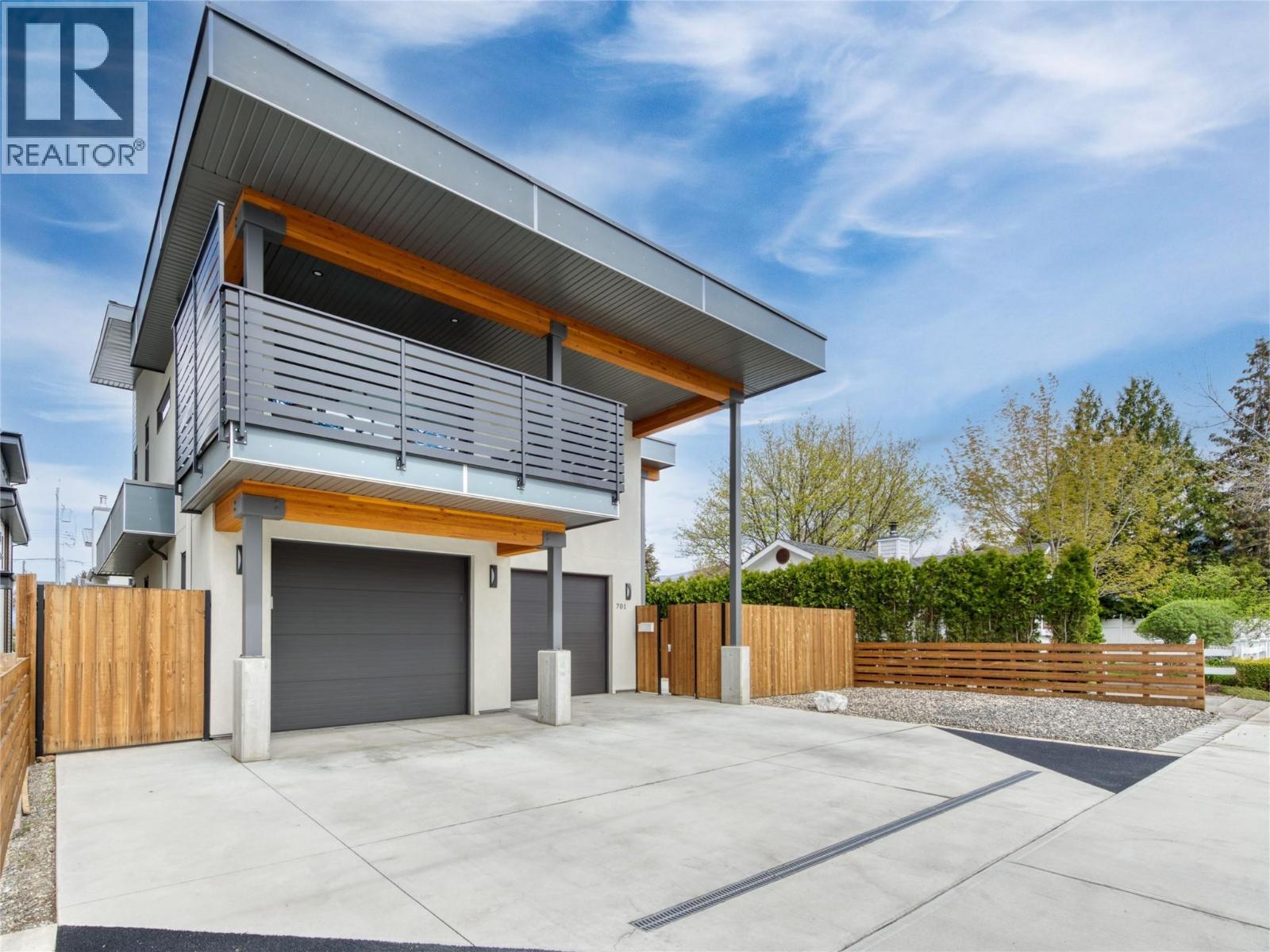 700 Churchill Avenue, Penticton, British Columbia  V2A 1E1 - Photo 2 - 10370068