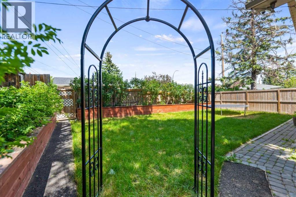 5923 Thorncliffe Drive Nw, Calgary, Alberta  T2K 2Z9 - Photo 28 - A2328930