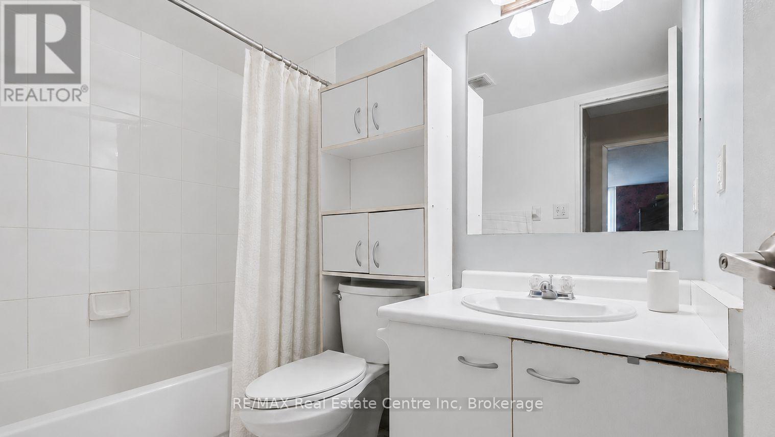 302 - 155 Hillcrest Avenue, Mississauga, Ontario  L5B 3Z2 - Photo 10 - W13599074