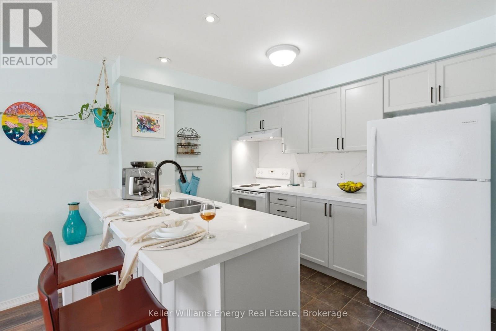 204 - 124 Aspen Springs Drive, Clarington, Ontario  L1C 0G8 - Photo 8 - E13626760