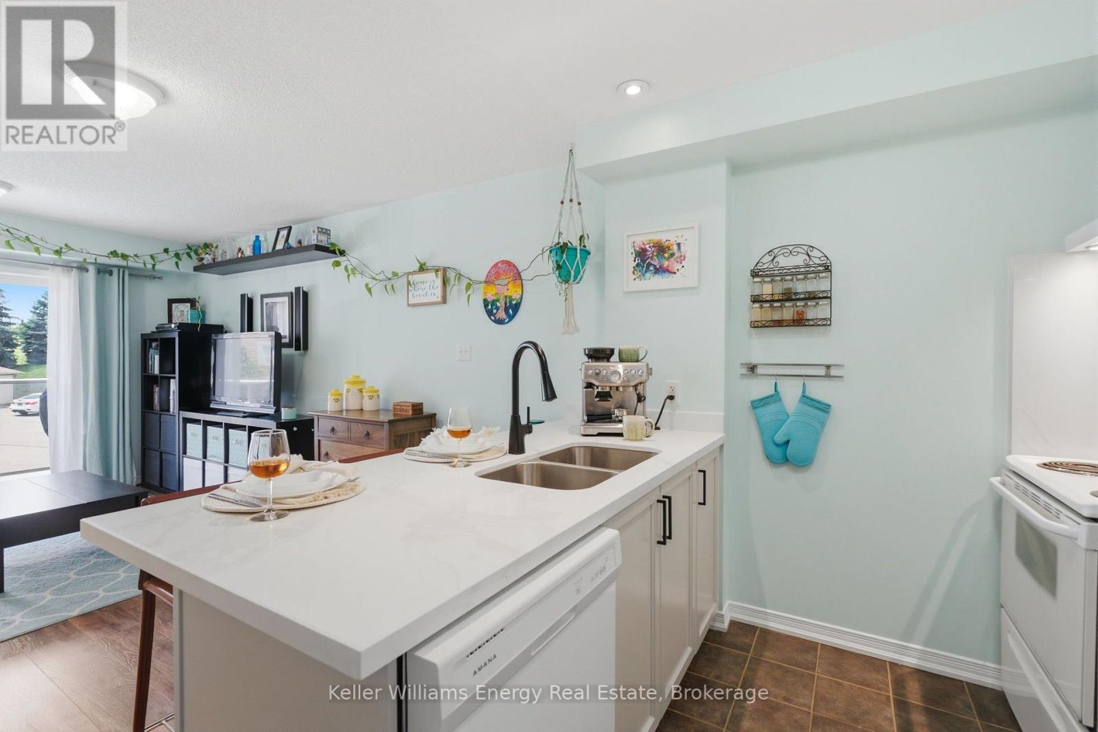 204 - 124 Aspen Springs Drive, Clarington, Ontario  L1C 0G8 - Photo 9 - E13626760