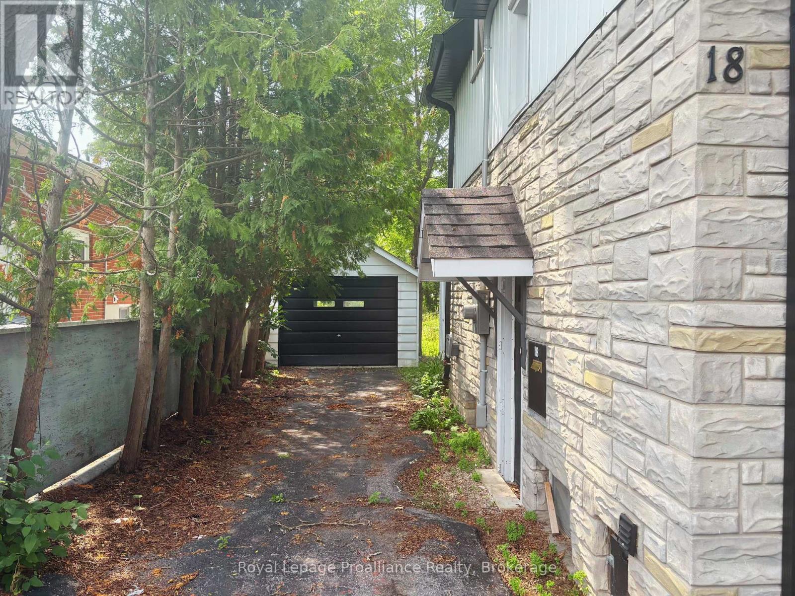 18 Ritchie Avenue, Belleville, Ontario  K8P 3V9 - Photo 2 - X13626792
