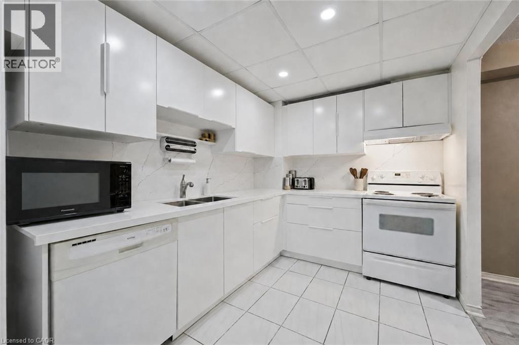 155 Hillcrest Avenue Unit# 302, Mississauga, Ontario  L5B 3Z2 - Photo 3 - 40849347