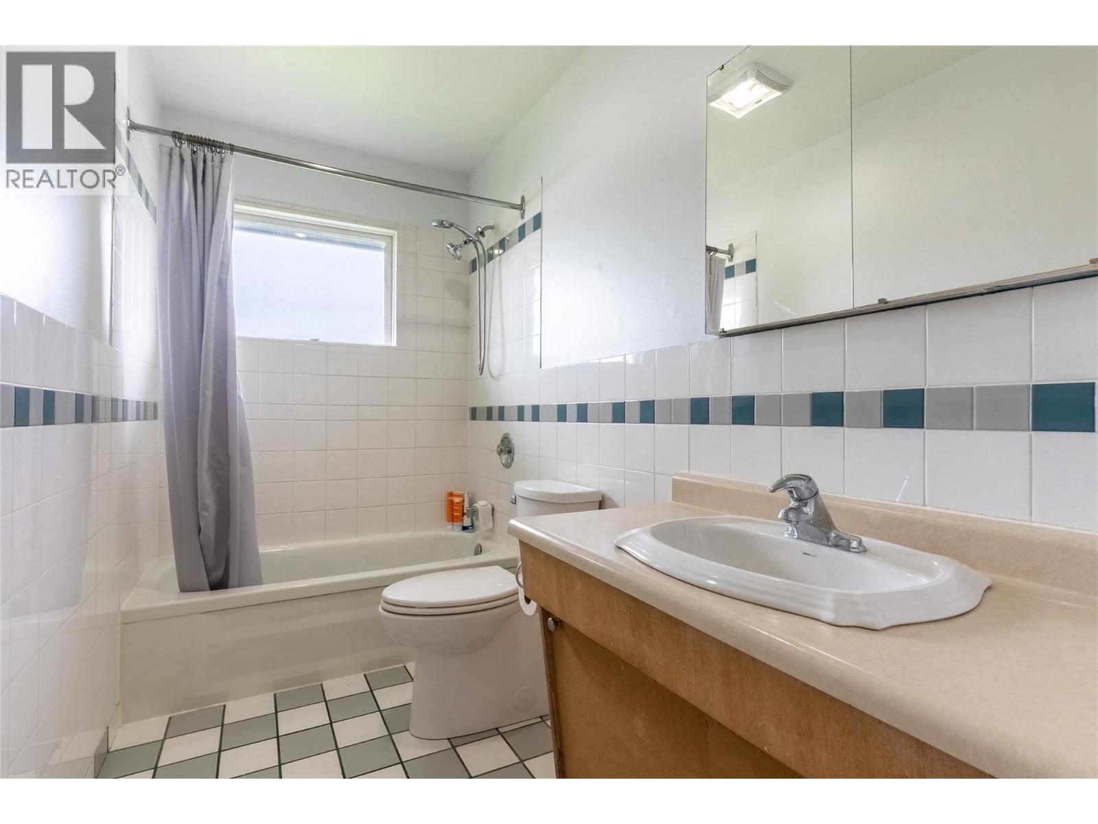 690 Alberni Avenue, Kamloops, British Columbia  V2B 1T1 - Photo 15 - 10391952