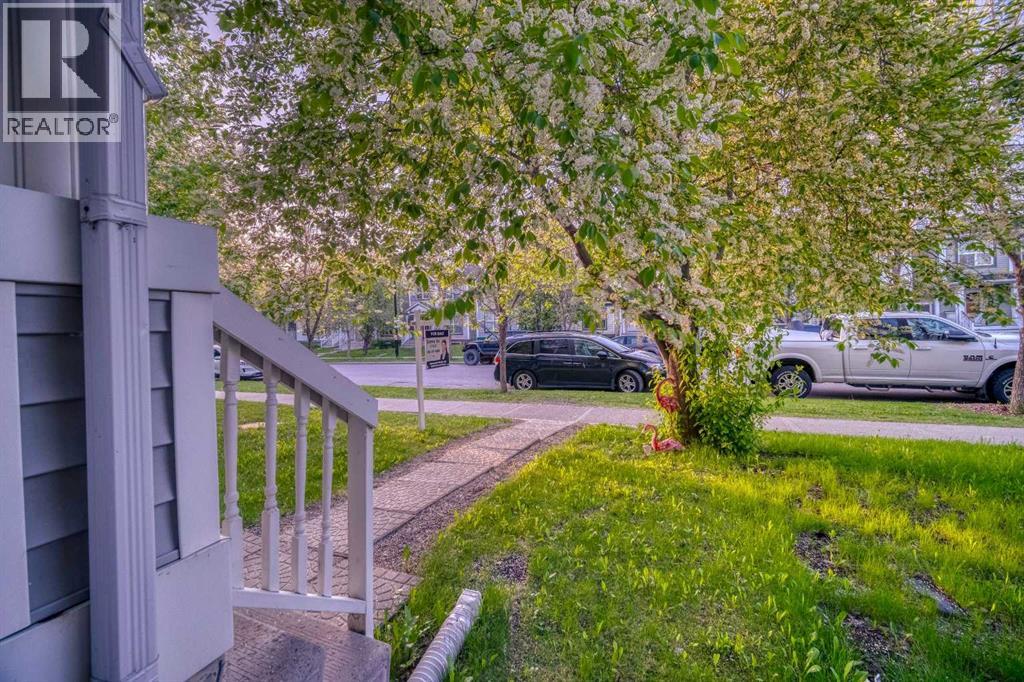 81 Prestwick Avenue SE, Calgary, Alberta T2Z 3W7 - Photo 2 - A2329072
