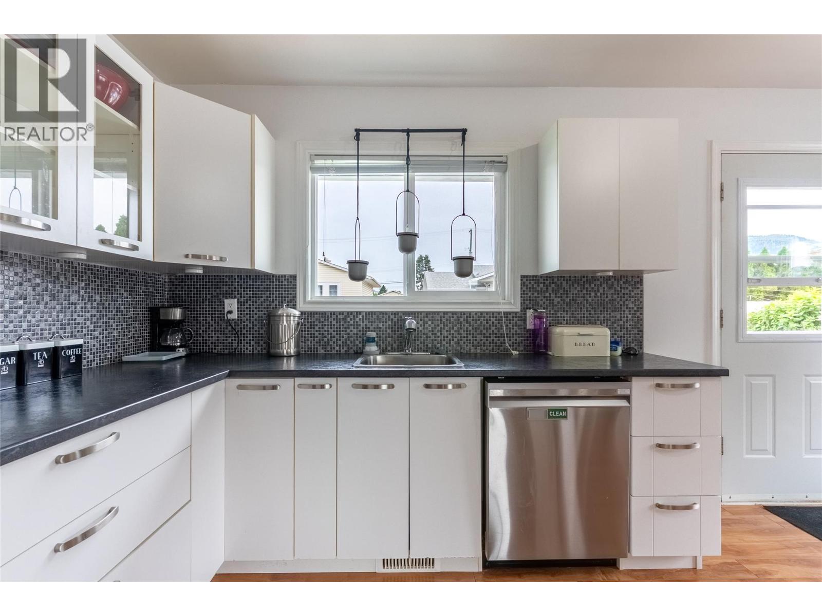 690 Alberni Avenue, Kamloops, British Columbia  V2B 1T1 - Photo 8 - 10391952