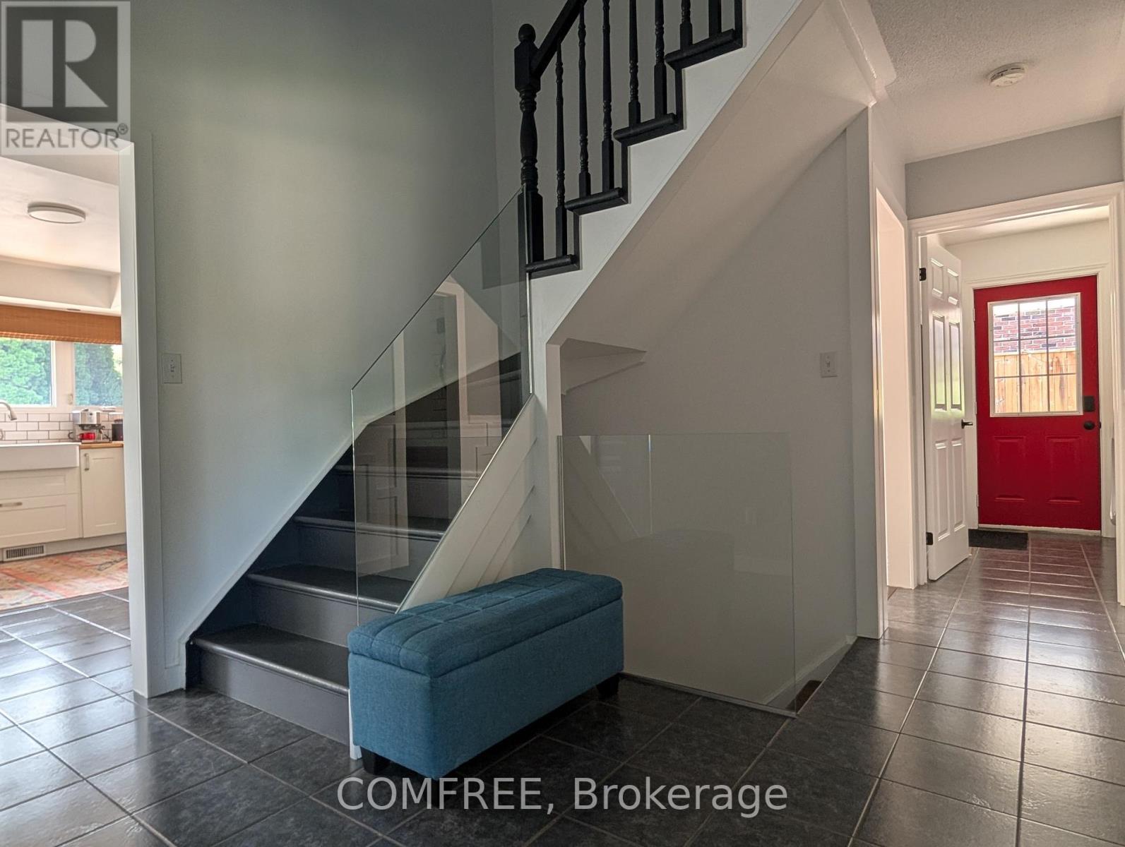 12 Millbridge Crescent, Pelham, Ontario L0S 1E1 - Photo 4 - X13626762