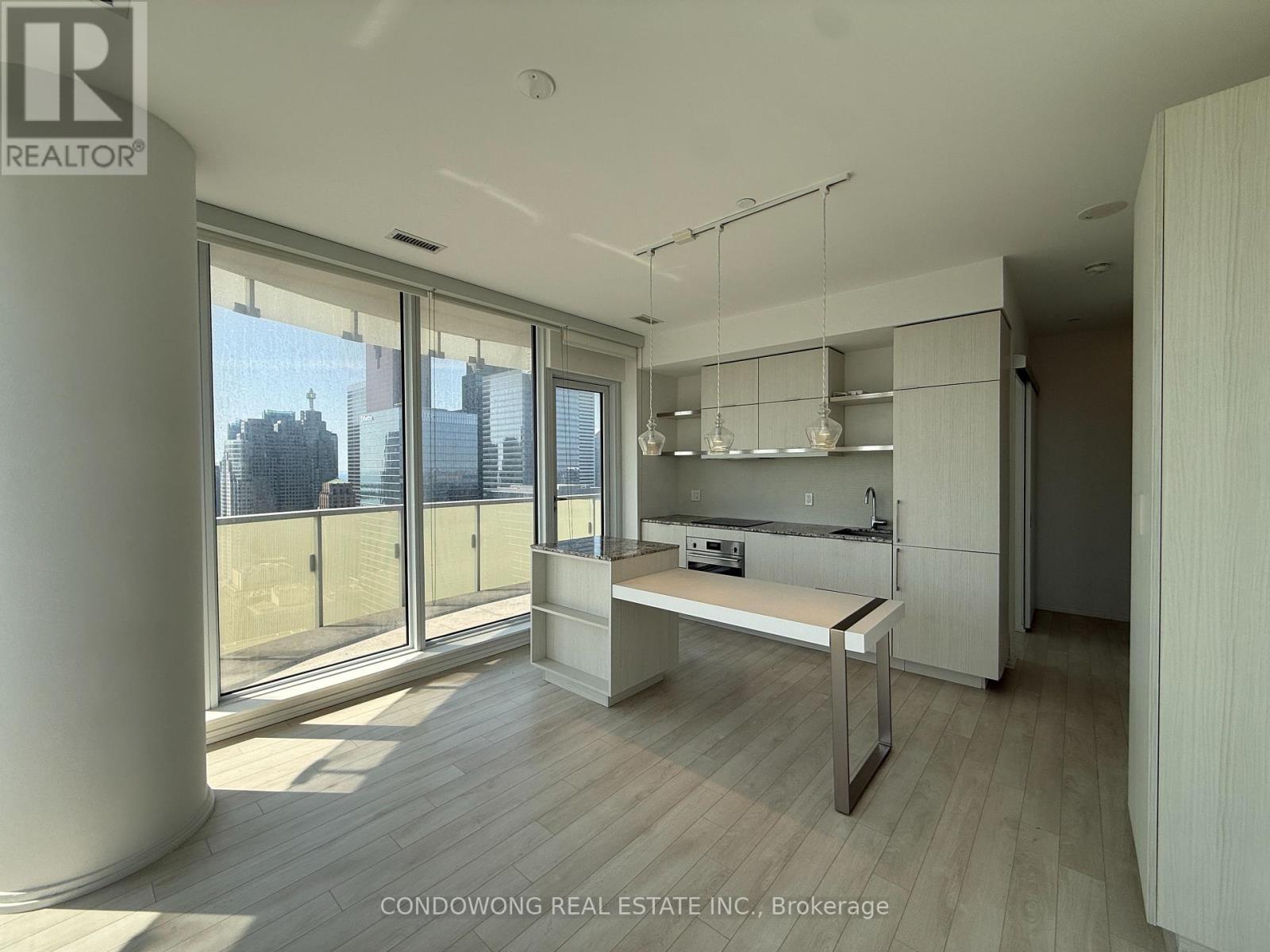 4505 - 197 YONGE STREET